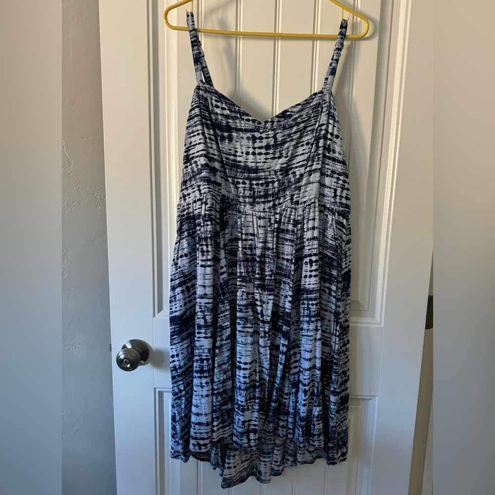Torrid size 2 (18-20 plus size)blue and white dress